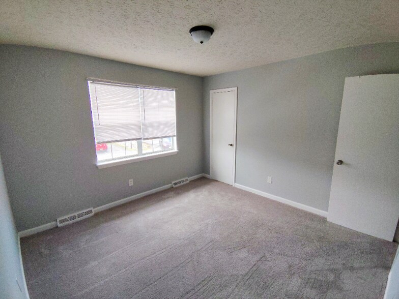 Building Photo - 32 Ferguson Dr