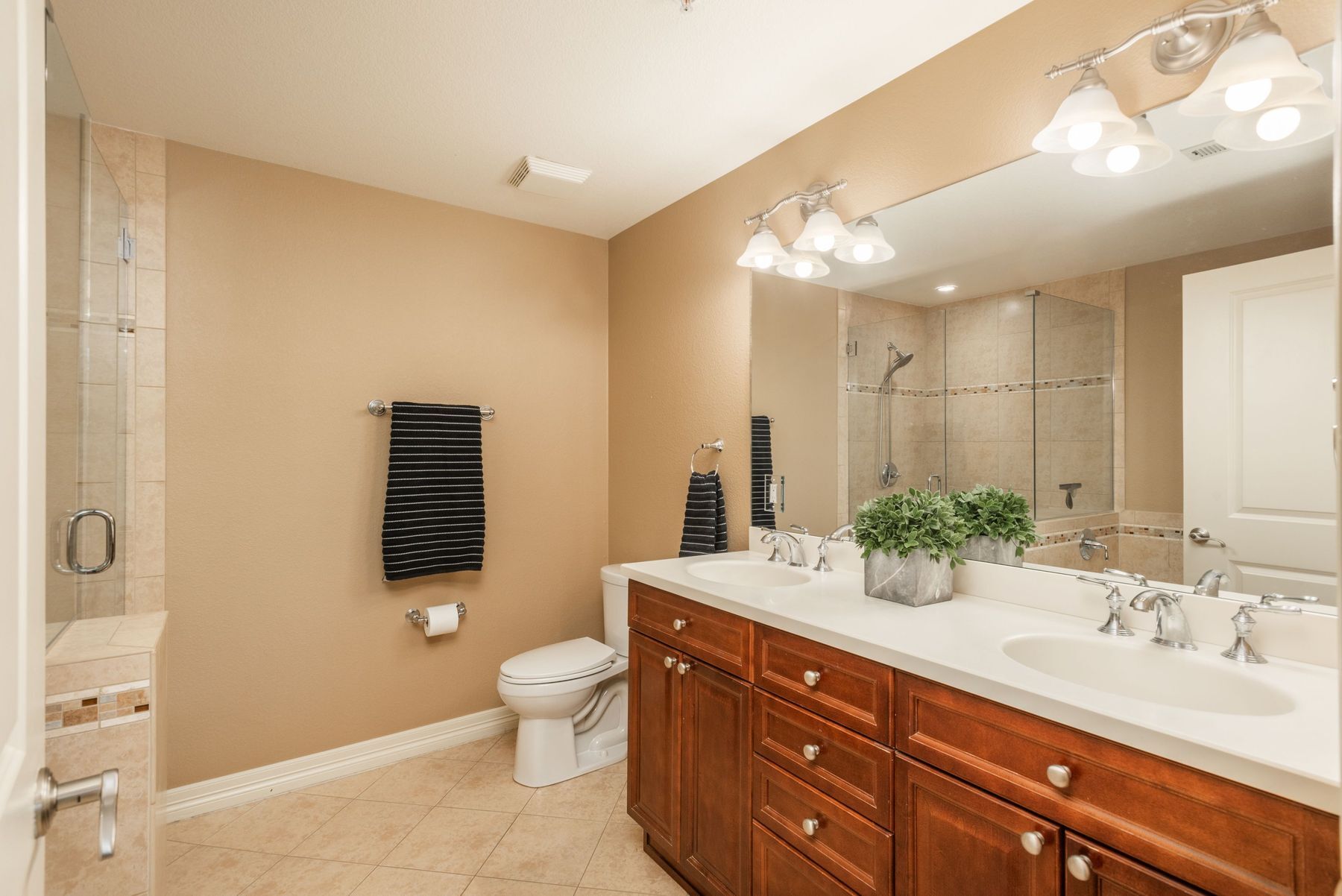 Building Photo - 1684 Fillmore St