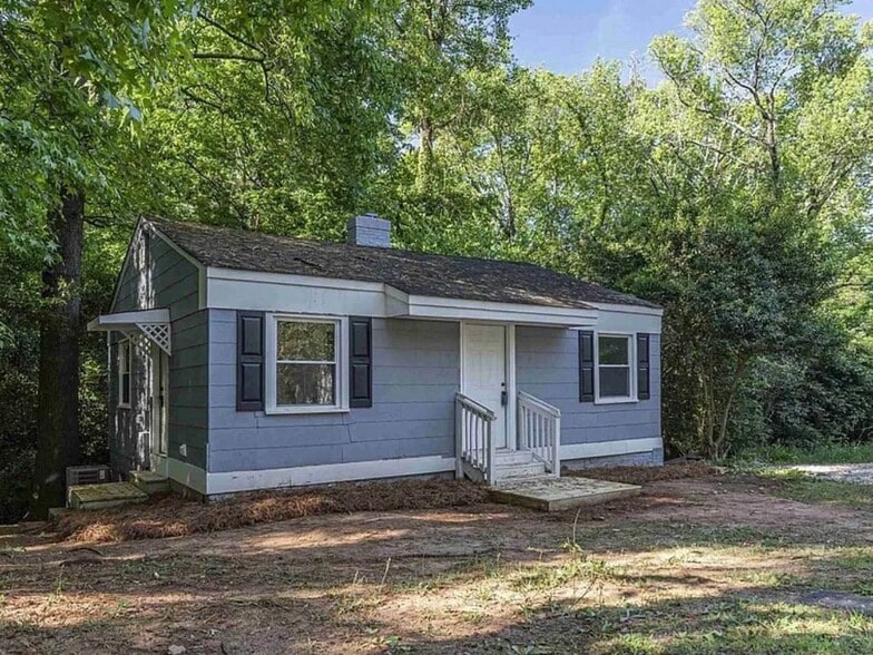 Building Photo - 312 Pineneedle Rd