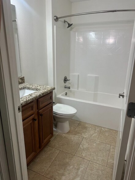 Building Photo - 9154 Deer Ln