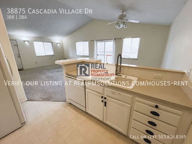 Building Photo - 38875 Cascadia Village Dr