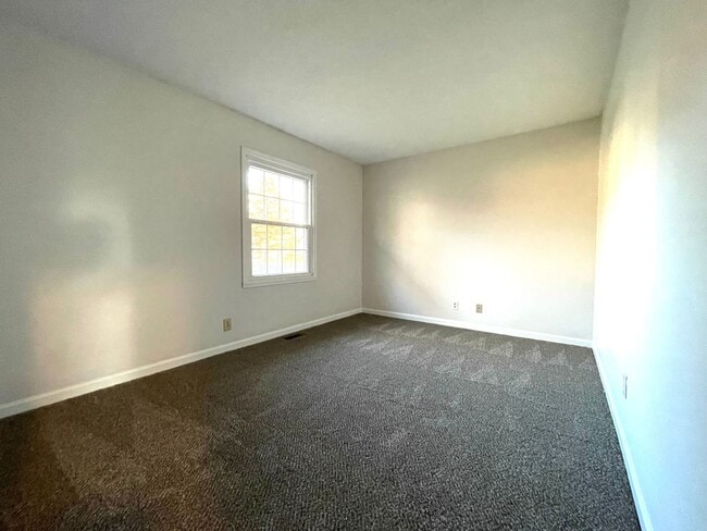 Building Photo - 3 Bedroom Home in Fishers with Bonus Room!