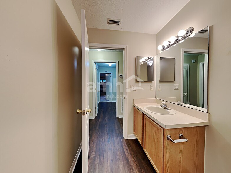 Building Photo - 2961 Golden Pond Blvd