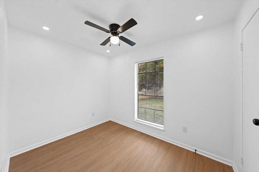 Building Photo - 1209 N 6th St