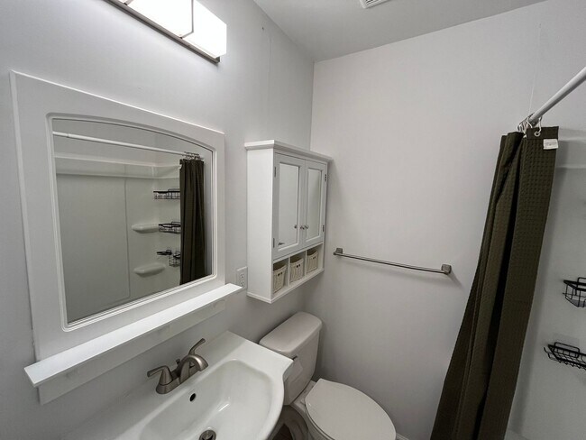 Building Photo - Newly Remodeled 3BD, 2BA Raleigh Home with Fenced Yard in Prime Location Near Downtown Raleigh, N...