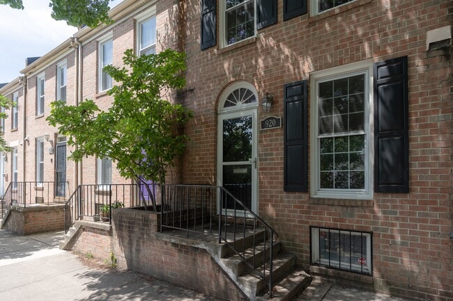 Primary Photo - 920 South Paca St