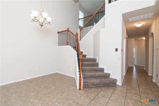 Building Photo - 1207 Fawn Lily Dr