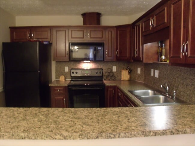 Building Photo - 25 Devonshire Dr