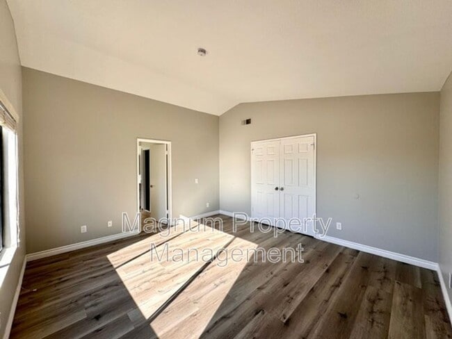 Building Photo - 24473 St Thomas Ave