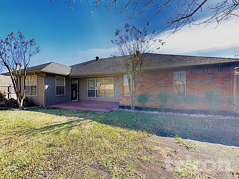 Building Photo - 1012 Brookhaven Dr