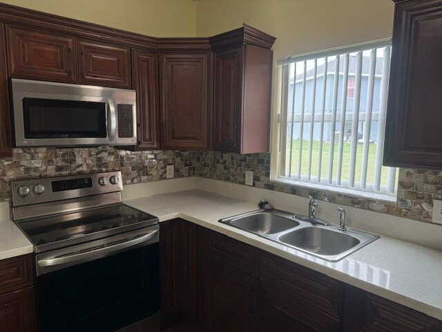 Building Photo - 201 Watts Ln