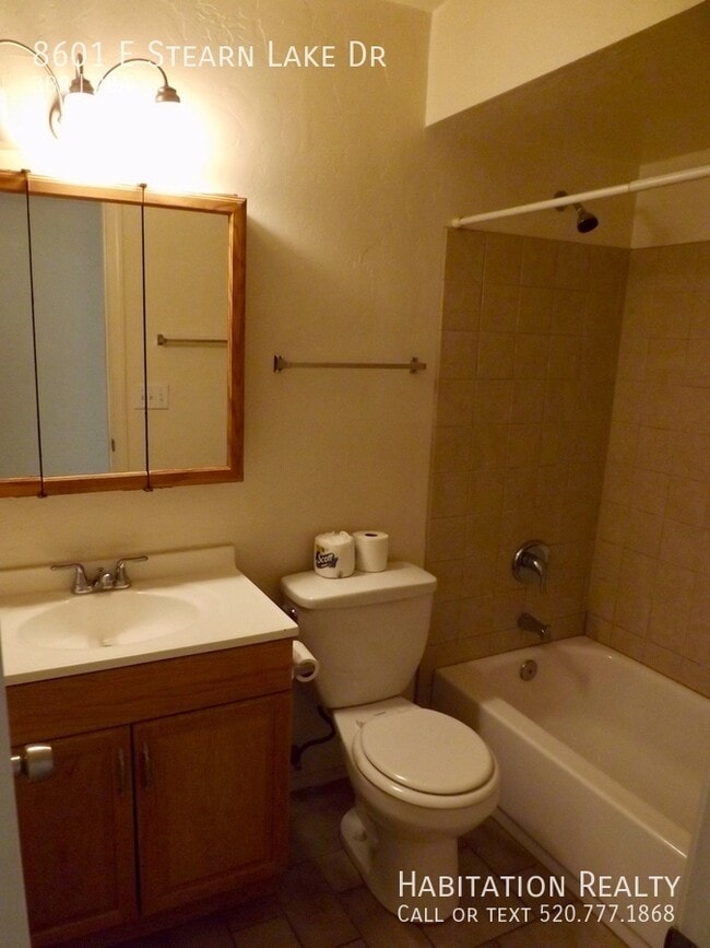 Building Photo - 8601 E Stearn Lake Dr
