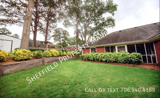 Building Photo - Beautiful home available today!