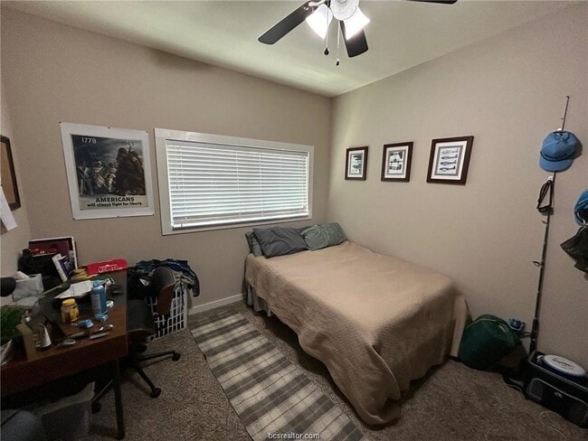 Building Photo - 806 Nimitz St