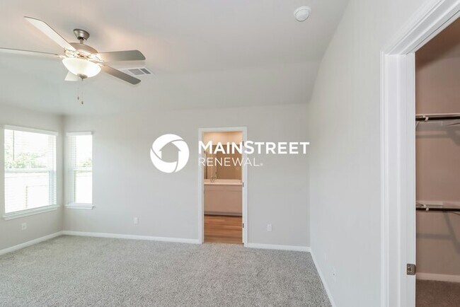 Building Photo - 3 Bedroom Pet-Friendly Home in Hutto, TX with Main Street Renewal