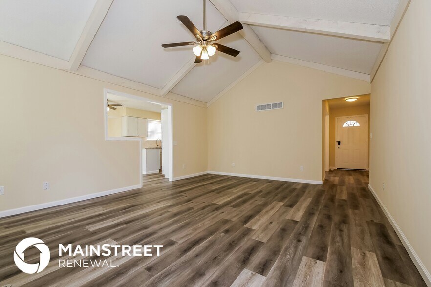 Building Photo - 500 NW 36th St Terrace