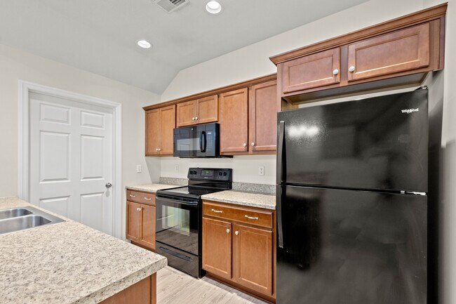 Building Photo - 72 Nicholas Dr