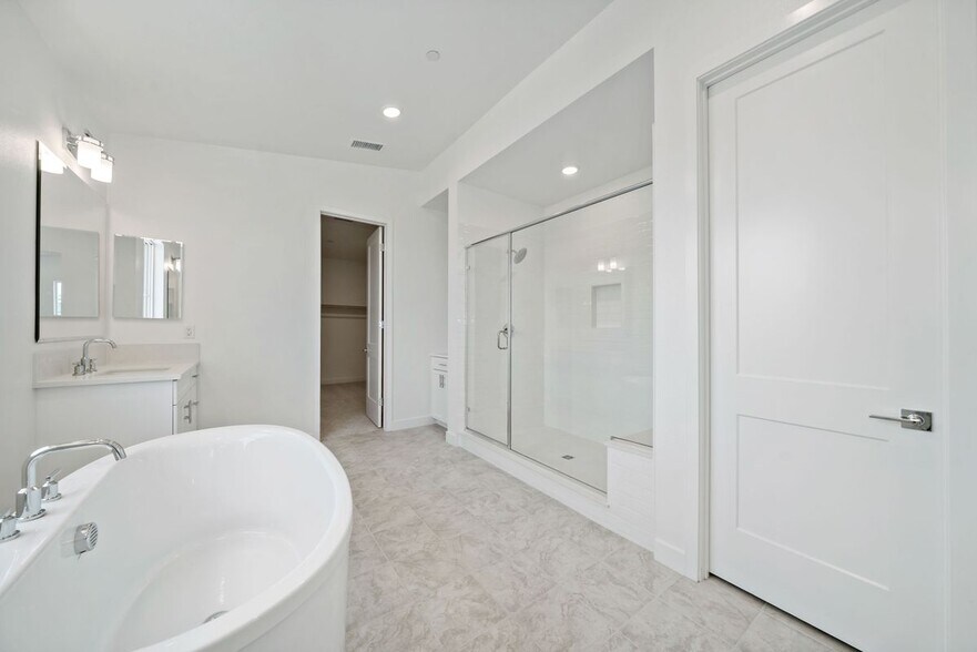 Building Photo - 18191 Crow Cir