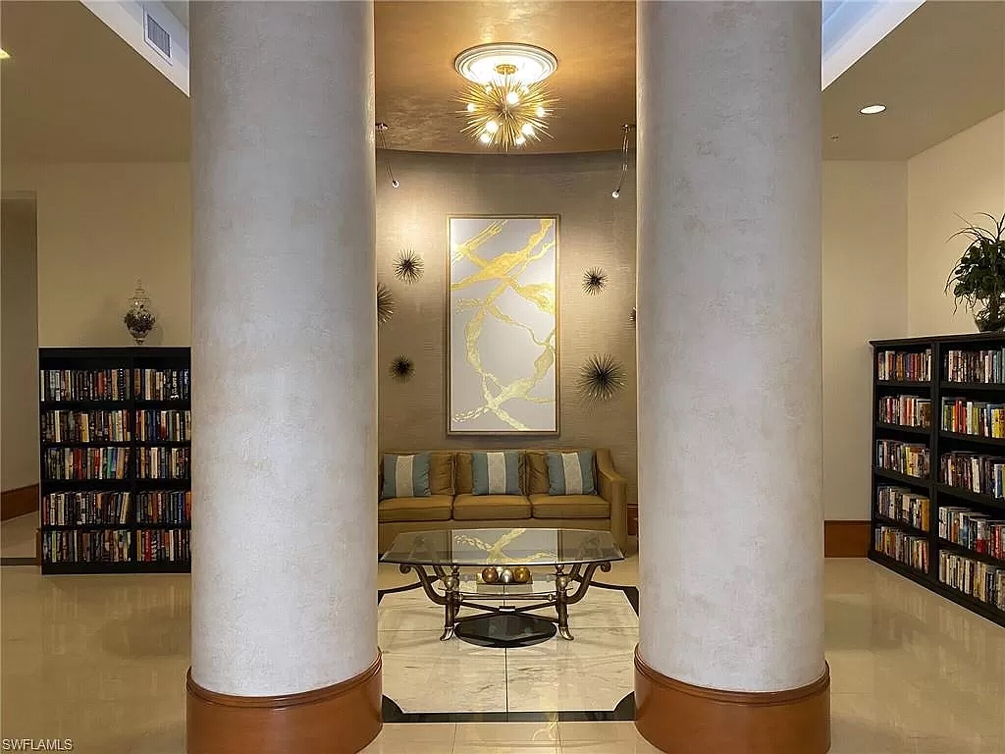 Building Photo - 2110 W First St