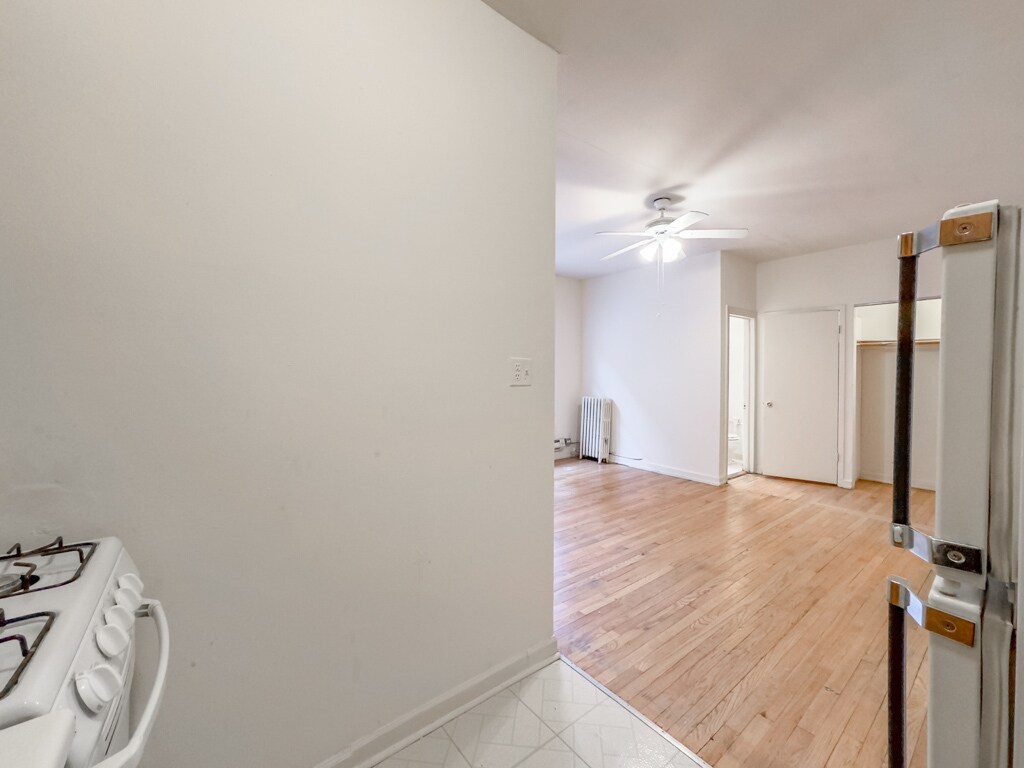 Building Photo - 1055 W George St