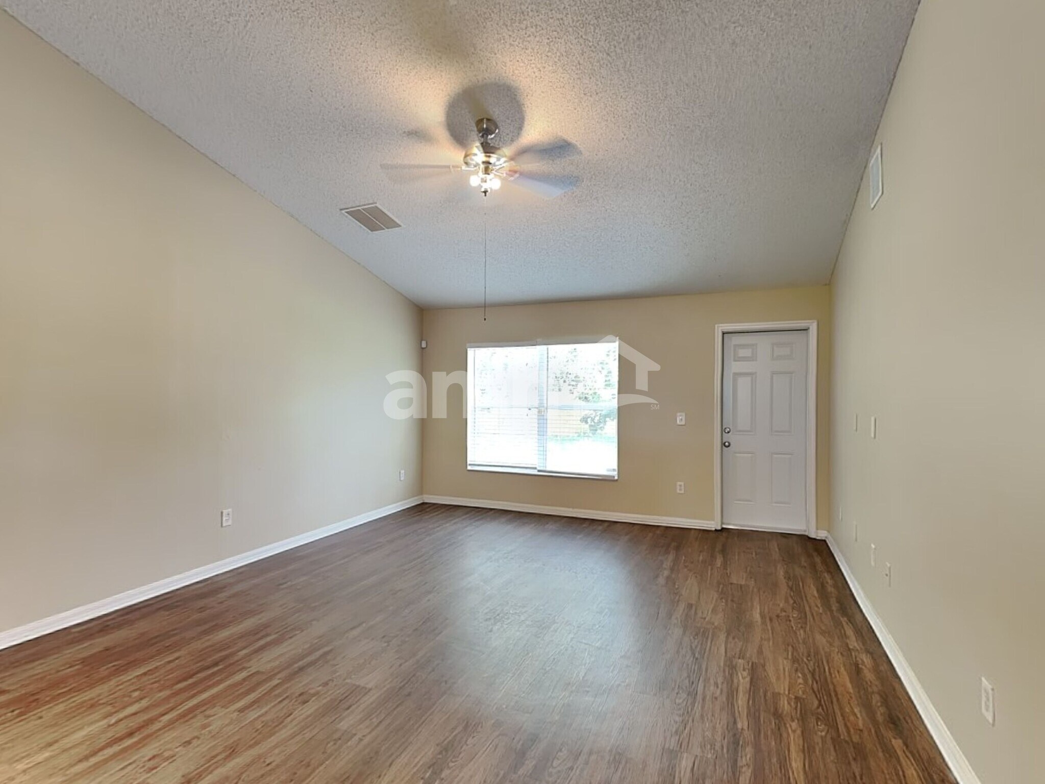 Building Photo - 1147 SE Preston Ln