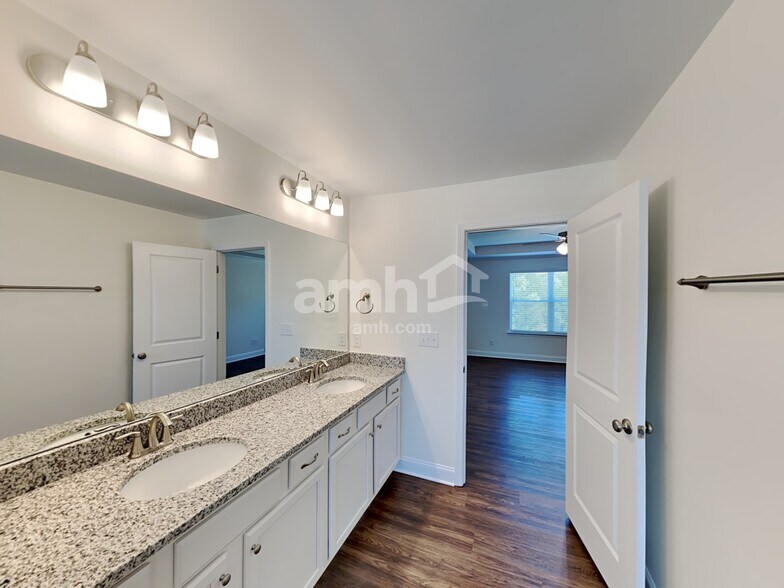 Building Photo - 4805 Chutney Dr