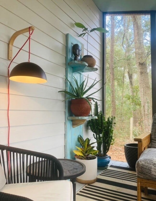 Building Photo - Looking for a lovely home that is fully furnished!