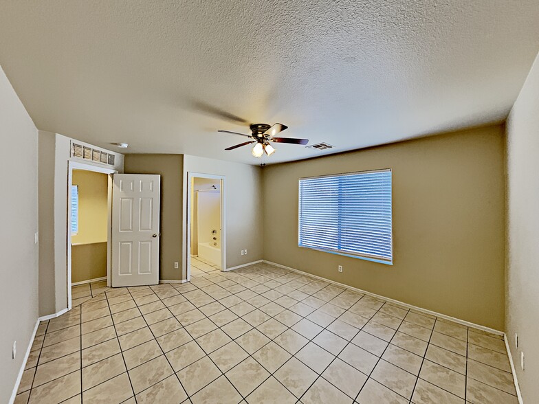 Building Photo - 12710 W Via Camille