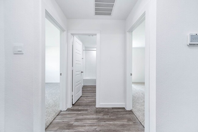 Building Photo - 1122 Fringed Bluestar Dr