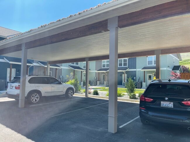 Building Photo - 430 S 2nd St