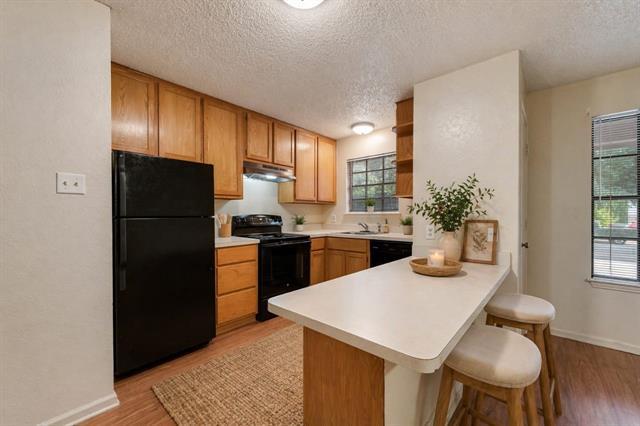 Building Photo - 619 Race St