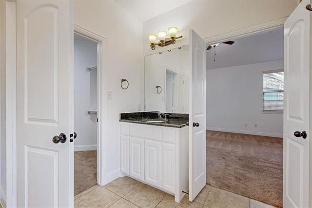 Building Photo - 712 Da Vinci Ct