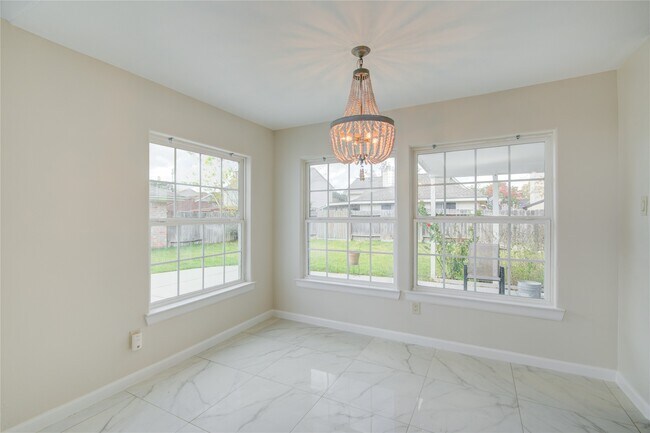 Building Photo - 4427 Waterfall Way