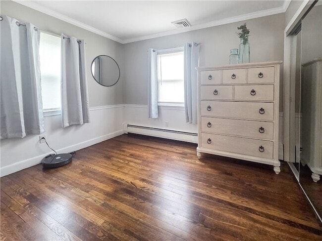 Building Photo - 10 Brayton Ave