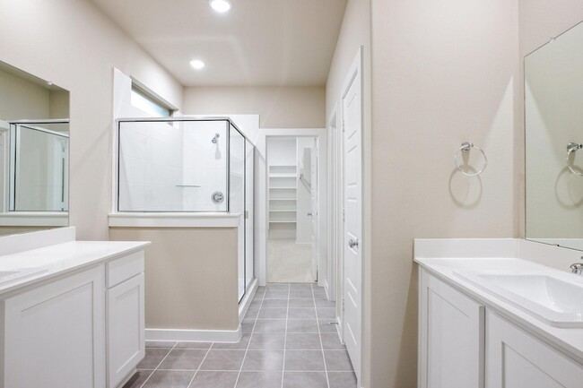 Building Photo - 518 Travine Dr