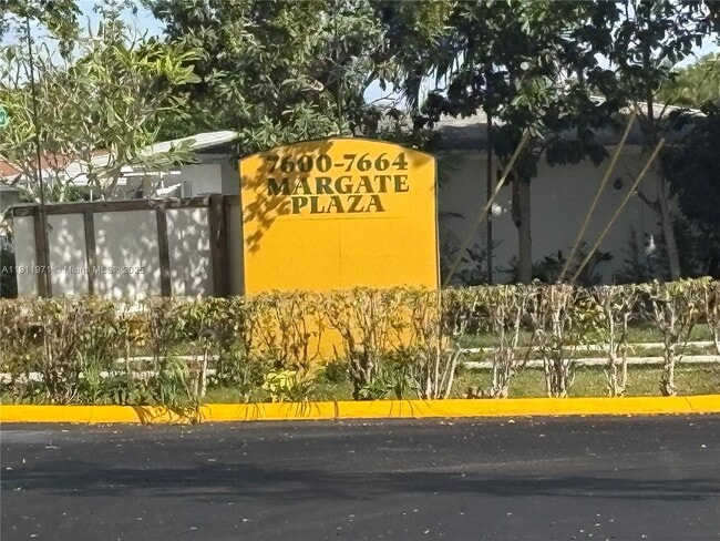 Building Photo - 1040 NW 80th Ave