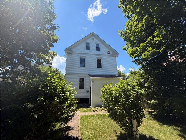 Building Photo - 7 Caswell Ave