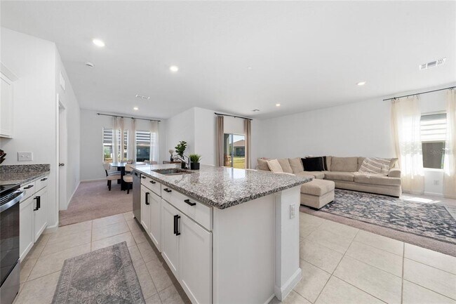 Building Photo - 1485 Effra Wy