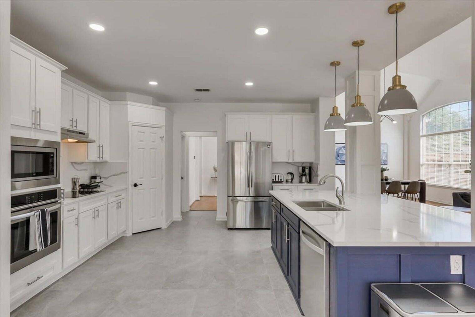 Building Photo - 2410 Shorewood Ct