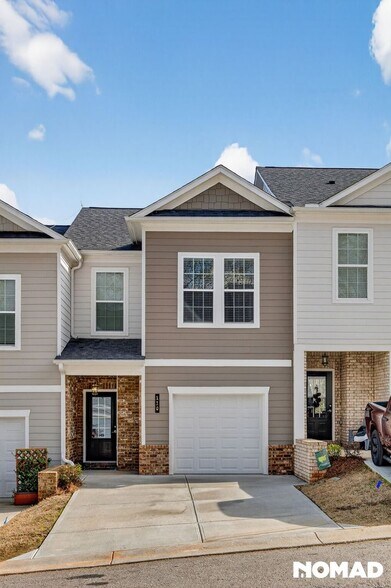 Building Photo - 110 Greenview Ct