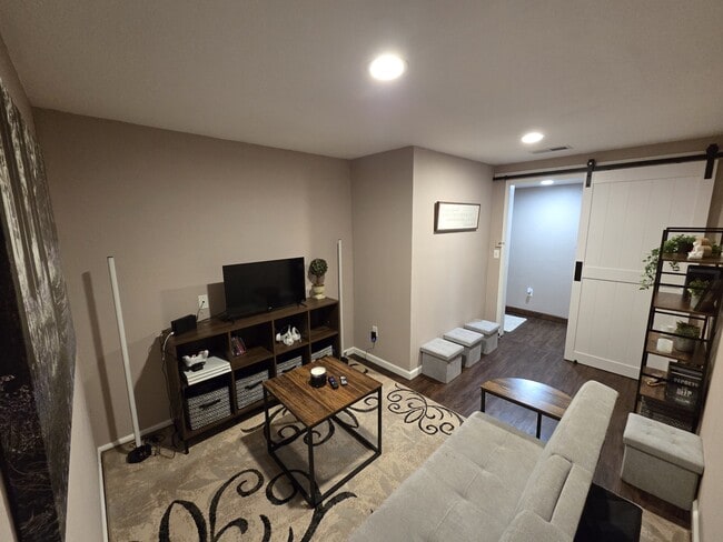Building Photo - 4121 Mockingbird Ln