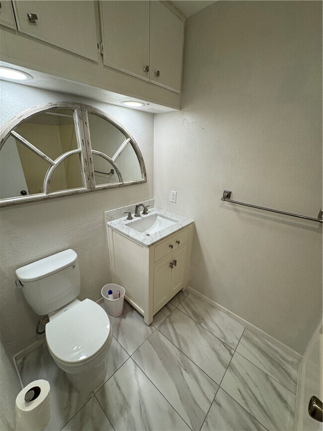 Building Photo - 26121 La Real