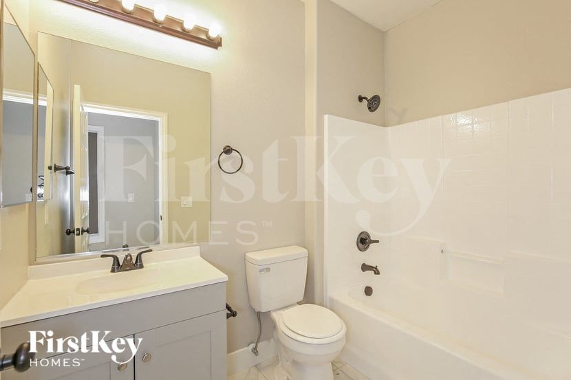 Building Photo - 817 Fort Mandan Ct