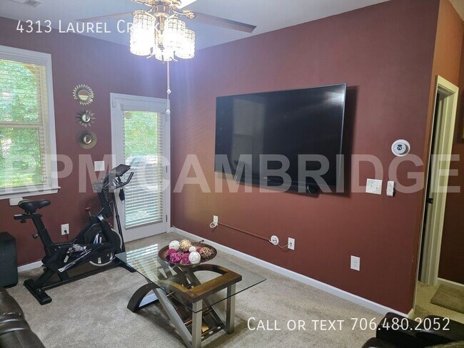 Building Photo - 4313 Laurel Creek Ct SE