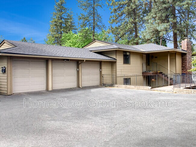 Building Photo - 1227 E 29th Ave