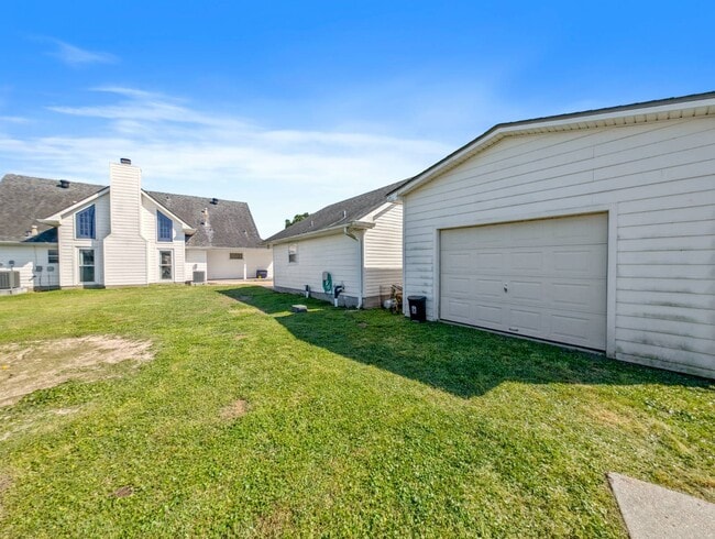 Building Photo - 3404 Lake Lynn Dr