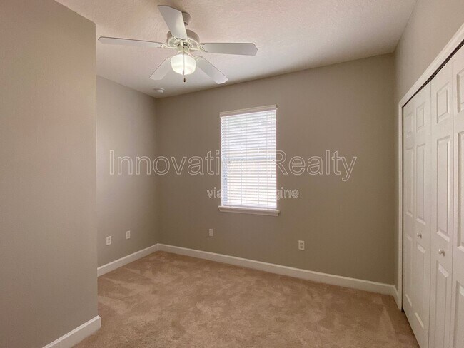 Building Photo - 332 E Kaley St