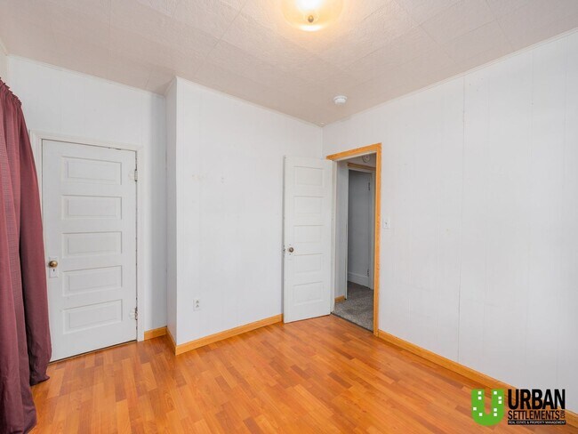 Building Photo - Charming 4-Bedroom Home with Fenced Yard, Garage & Washer/Dryer – North Spokane