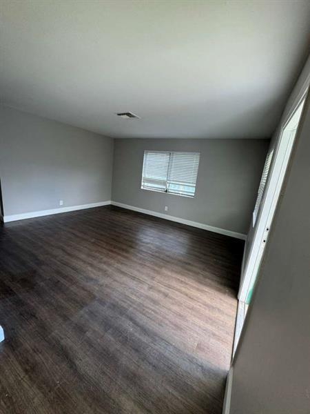 Building Photo - 518 SW 20th Ave