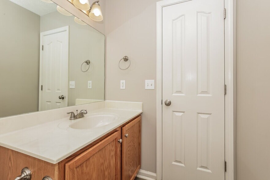 Building Photo - 1295 Tiree Dr